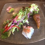カーサ カルマ - 【2014.6.28】前菜もりもり
      黒鯛、ズッキーニのフリッタータ
      レバーペースト、サラダ
