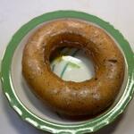 JACK IN THE DONUTS - プレミアムレモンティー１８７円。
 
紅茶の茶葉の風味が楽しめるドーナッツです。