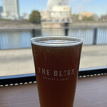 THE BLISS - Lighthouse: BritishIPA、ホップ由来のcitrusy, floralなアロマにしっかりとした苦味。紅茶のようなニュアンスも！派手さはないがホップとモルトのバランスが取れた一杯。