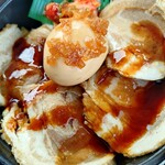 ほっかほっか亭 - 韓国風煮たまご入りチャーシュー丼