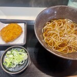 ゆで太郎 - かけそば＋コロッケ