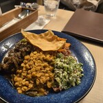 CEYLON TEA STYLE & CURRY - 