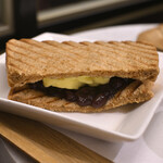 カフェアパショナート - あんバターセット＠税込700円 │ 土曜12:15頃訪問