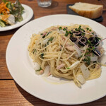 ジャズ イン パパズ - 料理写真:A Set Lunch　今日は新玉ネギとツナとミソのオイルベースパスタ　Wサイズ