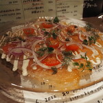 炭火焼き離島酒場ウタとルリ - 自家製スモークサーモン