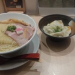 鯛塩そば 灯花 - 鯛塩らぁ麺+水餃子