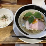 麺処 しろくろ - 浅蜊とムール貝の汐そばとガリバタ飯