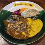 スパイスカレー食堂 - 料理写真:ブラックチキンカレー