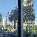 フィリップ・ミル 東京 - 窓からの風景