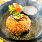ハンバーグ食堂 榎本よしひろ商店 - 炭焼き国産牛「牛にこやかおろしポン酢ハンバーグ」