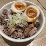 麺屋優光 銀座店 - 炙りレア焼豚丼
