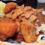 カレーとハンバーグの店 バーグ - 蟹クリームコロッケカレー＋肉のせ