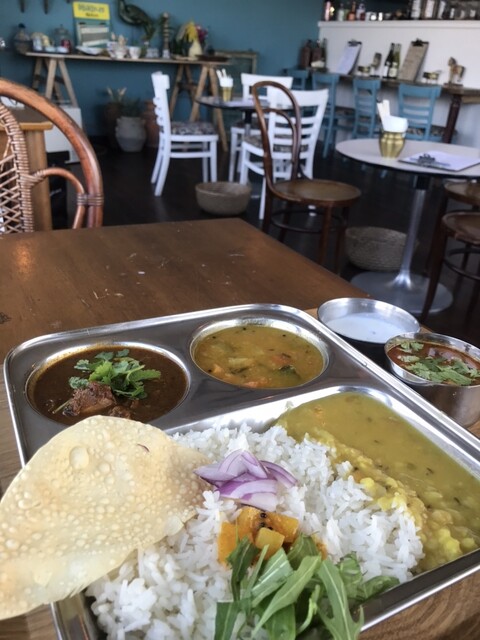 Curry to Mingei to Sake TeTe