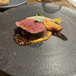 Motivo ワインと料理 - 鹿肉のステーキ