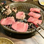 焼肉・ホルモン うした - 
