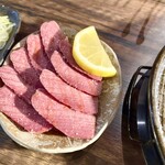 焼肉・ホルモン うした - タン先