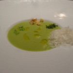 ポンテ デル ピアット - グリーンピースの冷製スープ