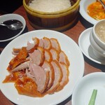 285790972 - 肉厚な北京ダック