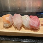 牡蠣とワインPREMIUM すしまる - ランチ 上握り盛り合わせ 4貫分