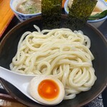 麺紡 - 麺もうまいが半熟玉子も最高