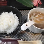 牛タンの店 赤間精肉店 - ご飯の上に・・・