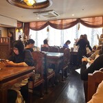 バンタイ - 店内