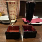 パスタバル MiKiYA's - 表面張力ワイン　泡 825円　赤 770円