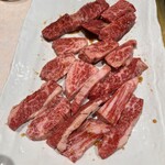 和牛亭 仁 - 特選ハラミ（上）とカルビ（並）2人前