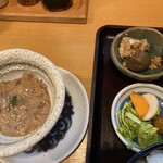 とんかつ しお田 - 塩辛と小皿（2025年2月15日撮影）