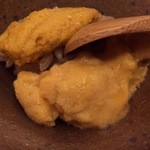 寿司処 しん - うに（上は北海道産で下は宮城産ムラサキウニ）