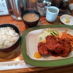 グリル不二軒  - 料理写真:とんかつ・ヒレ定食