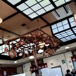 甲州ほうとう小作 - 天井には瓢箪がいっぱい