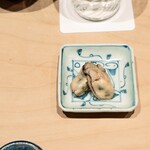 寿司つばさ - 牡蠣のオイル漬け