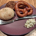 ドイツ・オーストリア料理 Blauer Engel - パン盛り合わせ（１人分）