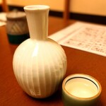 いちいち.つう - 富美菊本醸造、大徳利、熱燗