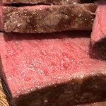 肉友 - ローストビーフ断面