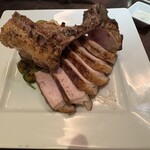 肉友 - 骨付豚ロース肉の炭火焼