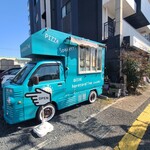 キッシュとスープのお店 晴れたらいいね - ブルーのキッチンカー
