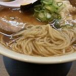 支那そばや - 麺は少し太めに感じた。ストレート麺。