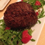 クッチーナ笑多 - 和牛モモ肉のグリル　タリアータ。カット前（２，６８０円×２）２０１４年６月