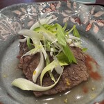 廣澤 - 和牛のイチボを香味野菜とスパイでゆっくり火を入れた御料理。香りが華やかでほどける食感も美味。同じ鍋で煮込まれた大根が添えてあります。またその大根のとろける感覚がお肉の旨味を支える圧巻の一皿。