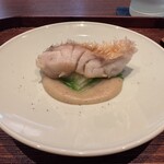 廣澤 - 甘鯛の鱗揚げ
      甘鯛のアラ出汁を百合根で伸ばしたソース
      貝沢ふくだち菜（秋田県伝統野菜）