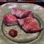 廣澤 - 窯焼き叉焼　凝縮された肉の旨味、脂、香ばしさ。漬タレは豚本来の風味を吹き飛ばすような強いものではなく甘味があり脂との相性抜群です。人間の本能が美味しいと訴えかけるような魅惑の叉焼でした。