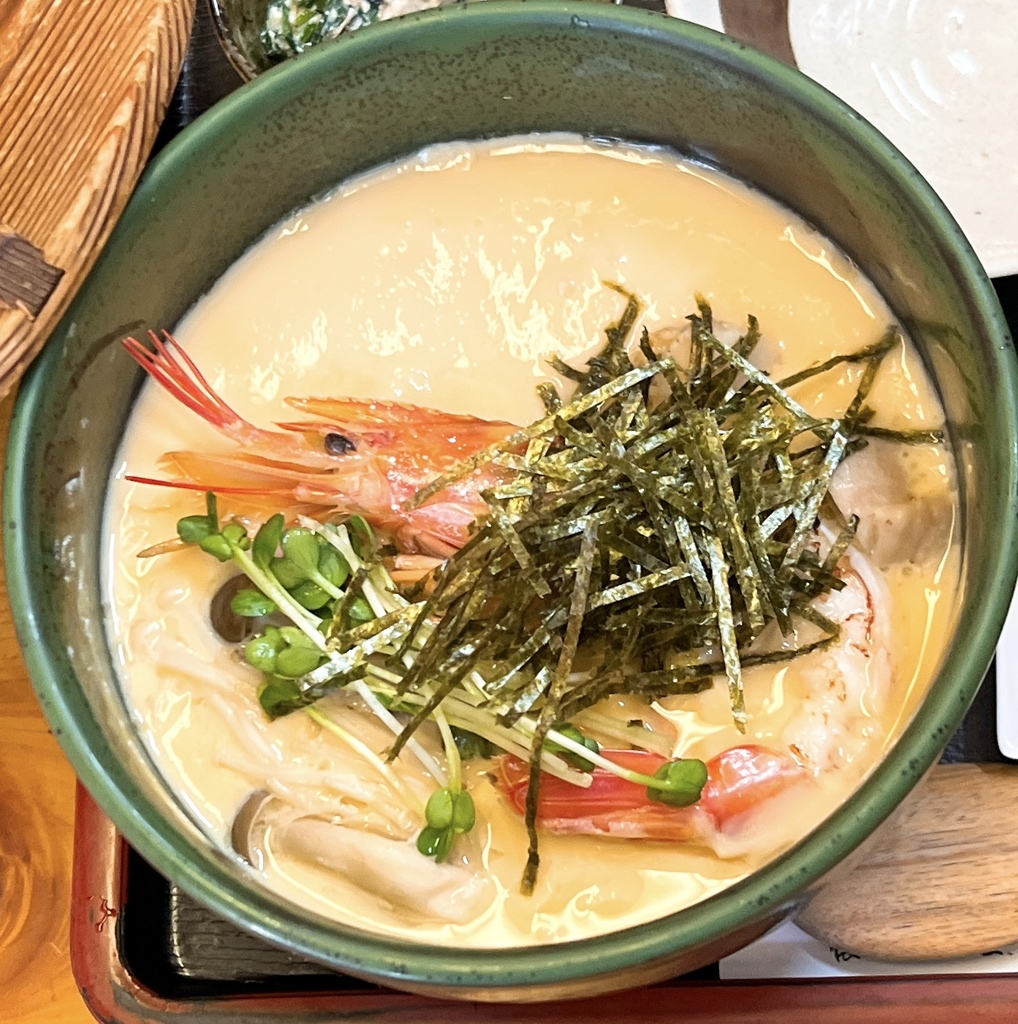 【しょん】ことりのお食事処 しょん】ことりのお食事処 京都市右京区】森の中をイメージ？