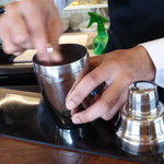 COFFEE BAR J - シェーカーを使って急冷したおとなのコーヒーとあります（＾＾）