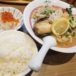 Rock’anDo - 焼きほっけそば＋ライス