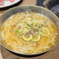 焼肉あきら 本郷本店 - ・スダチ冷麺