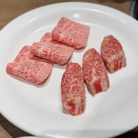 焼肉あきら 本郷本店 - 極選コース3,400円
                    焼物塩
                    ・サガリ
                    ・特上ロース
                    