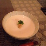 Garaku - この日のコースはお豆腐からスタート。