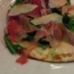 生ハムとルッコラのピッツア